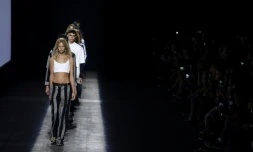 Des mannequins lors du défilé d'Alexander Wang le 12 septembre 2015 à New York