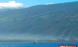 Jeudi 25 juin 2009 - 

Baleine en baie de Saint-Paul  (Photo Fanch Landron)