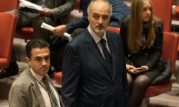 L'ambassadeur de la Syrie à l'Onu, Bashar Jaafari, arrive avant un vote du Conseil de sécurité sur un cessez -le-feu humanitaire en Syrie, le 24 février 2018 à New York