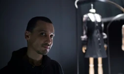 Yacine Aouadi, un enfant des quartiers nord de Marseille devenu un talent de la haute couture, dont le travail a été présenté au MuCem, le 20 mai 2016 à Marseille