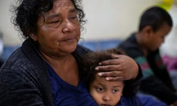 Dans un abri de Bilwi, au Nicaragua, Ă l'approche de l'ouragan Iota le 16 novembre 2020