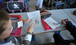 La scolarité deviendra obligatoire dÚs l'ùge de 3 ans à partir de la rentrée 2019: voici la mesure phare qu'annoncera Emmanuel Macron en lançant mardi les Assises de l'école maternelle, a indiqué l'Elysée.