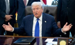 Le président américain Donald Trump dans le bureau ovale de la Maison Blanche, le 2 février 2026 à Washington