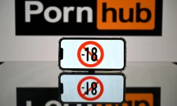 Aylo, maison mère des sites pornographiques Youporn et Pornhub, va suspendre l'accès aux contenus de ses plateformes en France