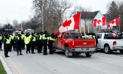 Intervention policière sur le pont Ambassador à Windsor, au Canada, le 13 février 2022