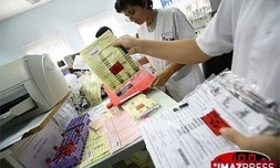 Le laboratoire de chimie du CHD de Bellepierre (Saint-Denis)
