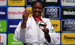 Clarisse Agbegnenou en or dans la catégorie des -63 kg aux Mondiaux de Tokyo aprÚs sa victoire sur la Japonaise Miku Tashiro, le 28 août 2019