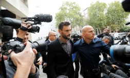 Le gardien des Bleus Hugo Lloris arrive, sous protection, au tribunal londonien de Westminster, le 12 septembre 2018