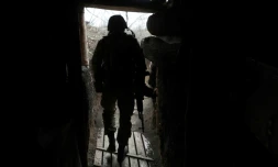 Des soldats ukrainiens dans une tranchée sur le front, le 11 avril 2022 dans la région de Lougansk