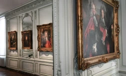 Des portraits du roi Louis XV au musée Carnavalet, le 21 mai 2021 à Paris, qui rouvre ses portes le 29 mai aprÚs quatre ans de travaux de rénovation