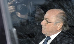 Le président Sepp Blatter à son arrivée au siège de la Fifa à Zurich, le 17 décembre 2015