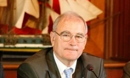 Le préfet Paul Girot de Langlade responsable des états généraux à La Réunion