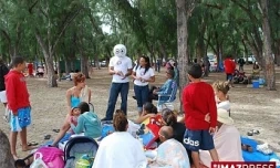 Sam à la rencontre des piques-niqueurs pour les sensibiliser sur la consommation inappropriée de l'alcool