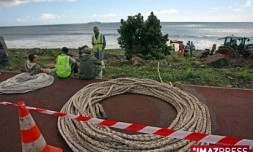 Mardi 28 juillet 2009

France Télécom procède à l'installation du LION (lower indian ocean network). Ce câble en fibres optiques relie Madagascar, La Réunion et Maurice