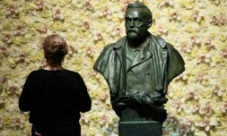 Le buste d'Alfred Nobel dans la grande salle de concert de Stockholm, le 10 décembre 2019