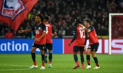 Lles joueurs de Lille se congratulent aprÚs l'égalisation face à Valence en C1, au stade Pierre-Mauroy, le 23 octobre 2019