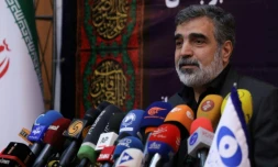 Photo fournie par l'Organisation iranienne de l'énergie atomique (OIEA) montrant son porte-parole Behrouz Kamalvandi annoncer le 7 septembre 2019 devant la presse à Téhéran de nouvelles mesures dans le cadre d'une réduction des engagements de l'Iran en matiÚre de nucléaire