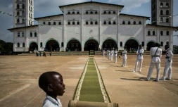 Des croyants kimbanguistes célèbrent "le vrai Noël" devant le temple de Nkamba (République Démocratique du Congo, RDC), le 25 mai 2017