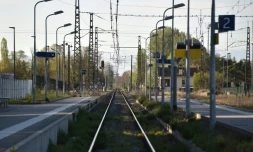 Une photo prise le 18 avril 2018 montre un quai de gare vide à Auterive (Haute-Garonne)