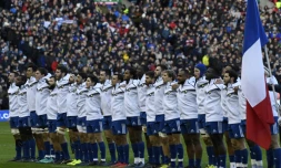 Les joueurs français durant l'hymne, avant le match de Six nations face à l'Ecosse, le 11 février 2018 à Edimbourg