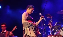 Vendredi 7 août 2009

Sakifo concert de Mayra Andrade