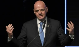 Le président de la FIFA Gianni Infantino prend la parole lors de la 68e réunion du Conseil Conmebol à Buenos Aires, le 12 avril 2018
