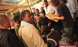 Samedi 8 août 2009

Sakifo  salle verte kabar Simangavole