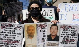 Des manifestants pour la cause des Ouïghours, le 22 mars 2021 à New York
