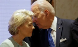 Le président américain Joe Biden s'entretient avec la présidente de la Commission européenne Ursula von der Leyen à New Delhi, le 9 septembre 2023