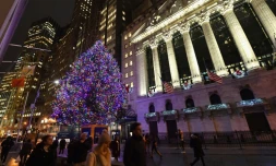 La bourse de New York illuminée pour les fêtes de fin d'année