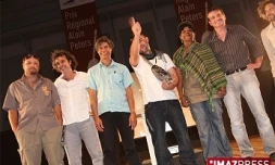 Dimanche 9 août 2009

SAKIFO

Alex, rapeur connu par les réunionnais, pour son travail avec MLK et Baster, rafle le prix Alain Péters 2009.