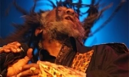 Dimanche 9 août 2009

Sakifo concert de WINSTON  MCANUFF