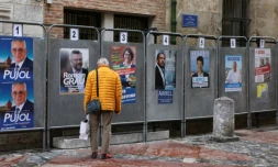 Des panneaux électoraux pour les prochaines élections municipales à Perpignan le 9 mars 2020