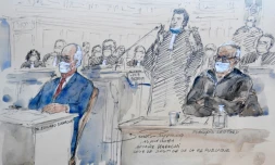 Edouard Balladur (G) et François Léotard (D) devant la Cour de justice de la République, le 19 janvier 2021 à Paris