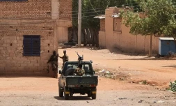 Des soldats de l'armée soudanaise dans une rue à Khartoum, le 25 mai 2023