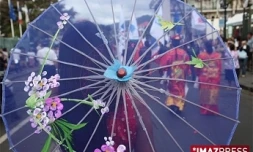 Mercredi 12 août 2009

Débuts des festivités de Guan Di