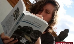 &quot;Les chemins des souvenirs&quot; est la dernière publication de l'écrivain Bernard Batou