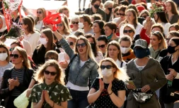 Des femmes manifestent contre le président Loukachenko, aprÚs sa prestation de serment, le 26 septembre 2020 à Minsk, au Bélarus