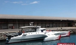 Vendredi 21 août 2009 - 

Le trimaran Ocean Adventurer en escale à La Réunion
