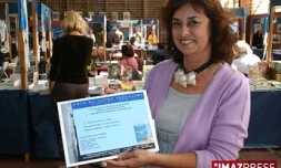 Isabelle Hoarau, invitée en 2009, a reçu le prix &quot;Jeunesse&quot; qu'elle avait remporté en 2008 pour &quot;Ma boîte à bonheur&quot; (Photo D.R.)