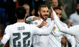 Karim Benzema avec ses coéquipiers le 8 décembre 2015 à Madrid