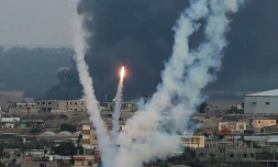 Une roquette palestinienne lancée vers Israël depuis Rafah, dans la bande de Gaza, le 11 octobre 2023