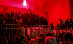 Rassemblement d'étudiants opposés à la loi réformant l'accÚs à l'université, sur le site de l'université Panthéon-Sorbonne à Tolbiac (Paris), le 12 avril