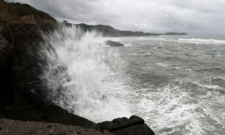 Fortes vagues sur l'île de Kyushu, le 29 septembre 2018