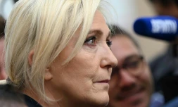 Marine Le Pen parlant aux journalistes au lendemain du deuxième tour des législatives, à Hénin-Beaumont, le 20 juin 2022