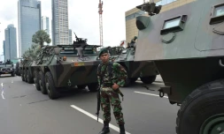 Des militaires indonésiens sur les lieux des attentats à Jakarta, le 14 janvier 2016