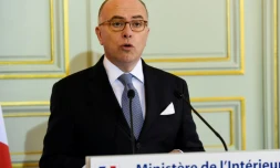 Le ministre de l'Intérieur Bernard Cazeneuve lors d'une conférence de presse le 21 novembre 2016 à Paris sur l'attentat déjoué