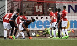 Le Lorientais Wesley Lautoa inscrit un but (validé par la goal line technology) face à Nancy, le 18 mars 2017 au stade Marcel Picot