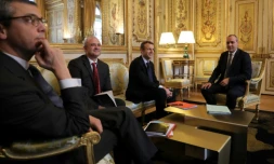 De d. à g.: le secrétaire général de la CFDT, Laurent Berger, le président de la République Emmanuel Macron, le conseiller social de la présidence Pierre-André Imbert et le secrétaire général de l'Elysée, Alexis Kohler, le 13 octobre 2017 à Paris