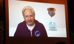Julian Assange dans un message vidéo depuis l'ambassade d'Equateur en Grande-Bretagne, photo prise à New York le 1er novembre 2013